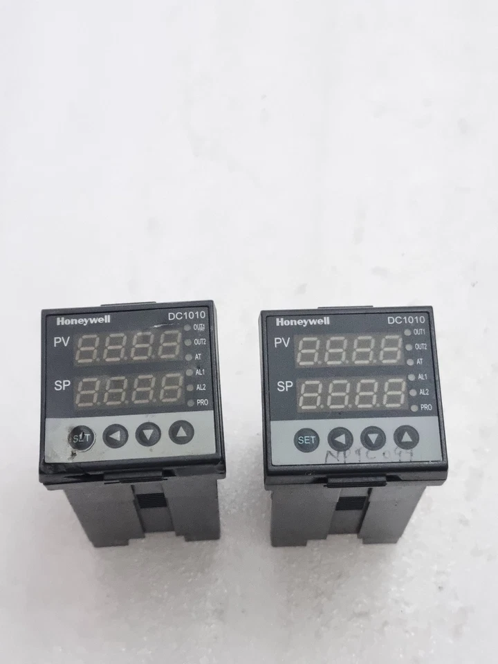 Used Working Honeywell DC1010CT-301000-E PID Digital Temperature Controller